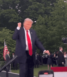 1746093071206.gif