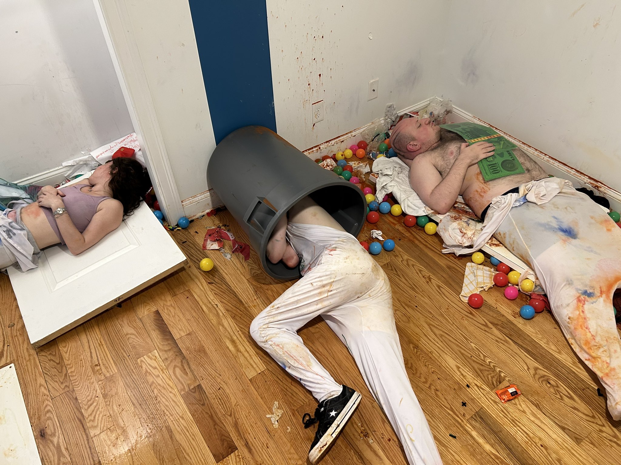 GuHhB0kXYAAkrl1.jpg
