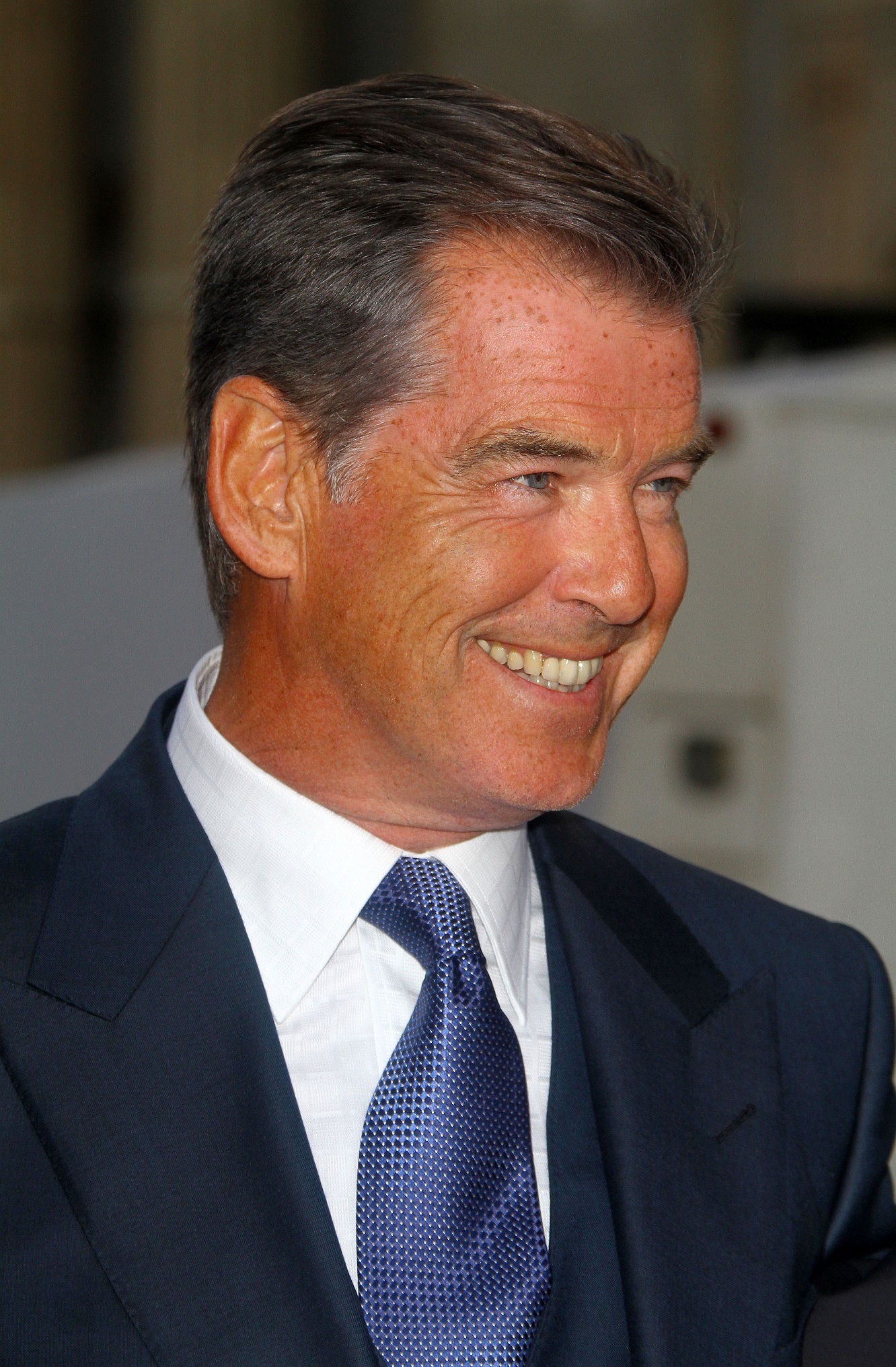 Pierce-Brosnan-2014-pierce-brosnan-40682258-2220-3388-3999240966.jpg