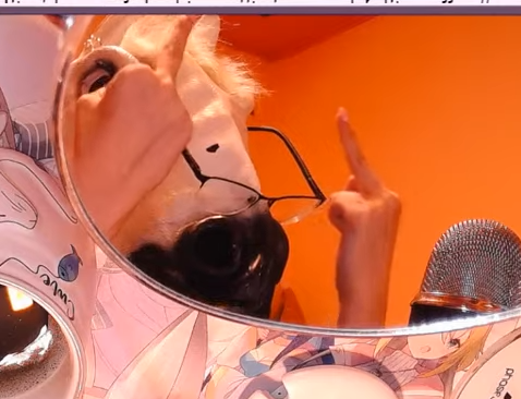 tenma horse-chan flipping you off.png