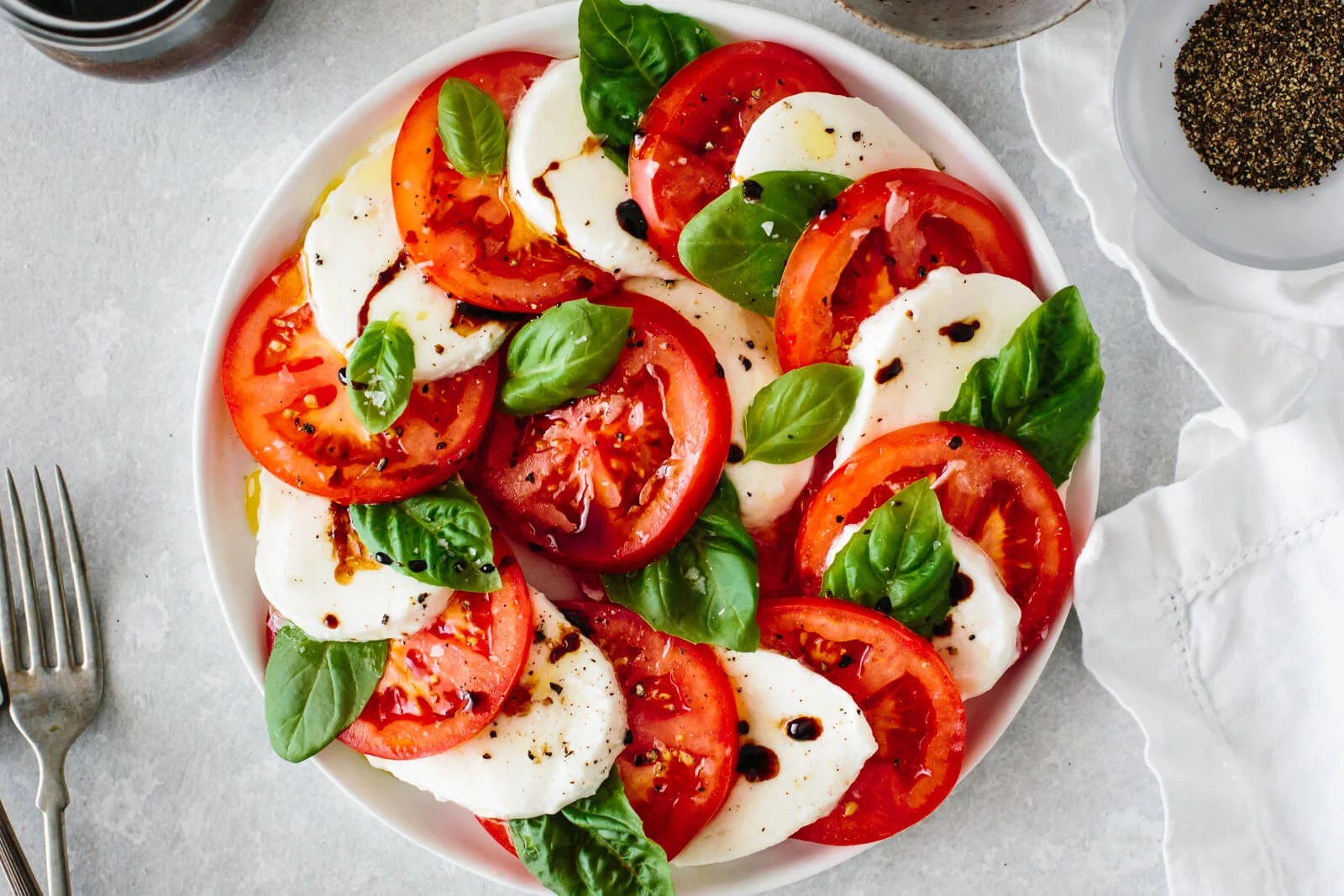 Caprese-Salad-main-1.jpg